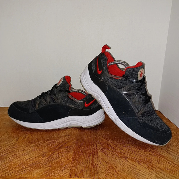 Nike Air Huarache Light Black University Red Retro Sz 11 QS 306127 006 239 Box27 - Picture 1 of 9